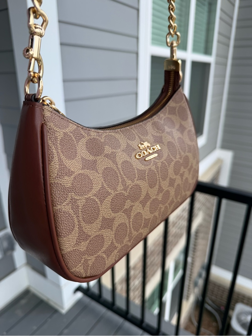 Coach Brown Signature Canvas Teri shoulder Bag - Picture 4 of 8